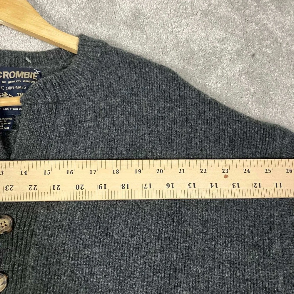 Vintage Abercrombie Lambswool Henley Sweater Mens Medium Gray Soft 2000s